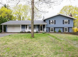 62 Stuyvesant Rd, Pittsford, NY 14534