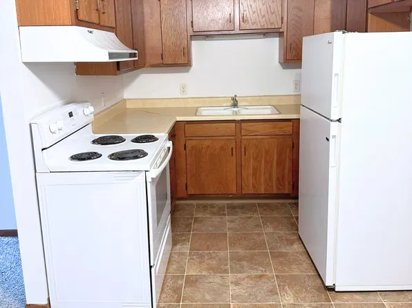 1603 10th St #2, Milford, IA 51351