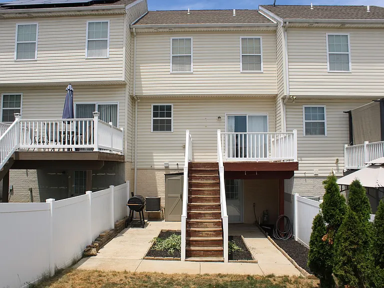 1236 Ledge Dr — Photo 4