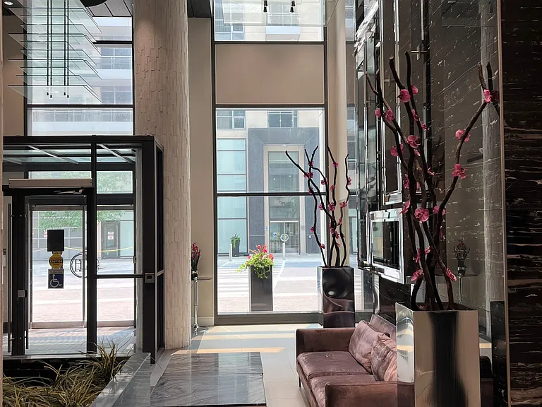 9205 Yonge St #1611 — Photo 3