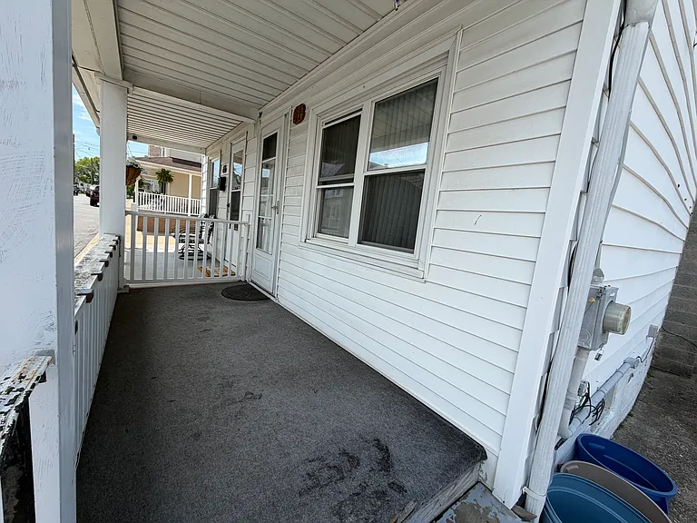 64 Hill St — Photo 4
