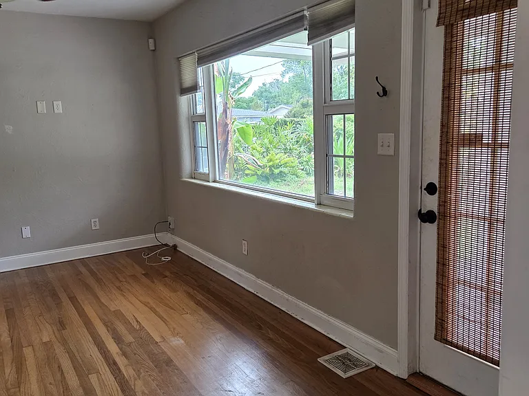 2717 Jamie Cir — Photo 3