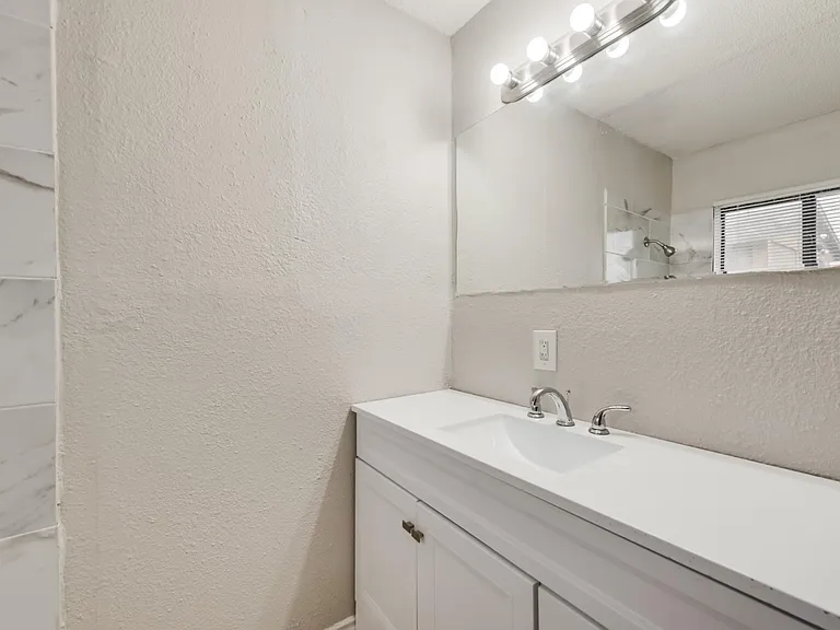 12118 Oberlin Dr — Photo 9