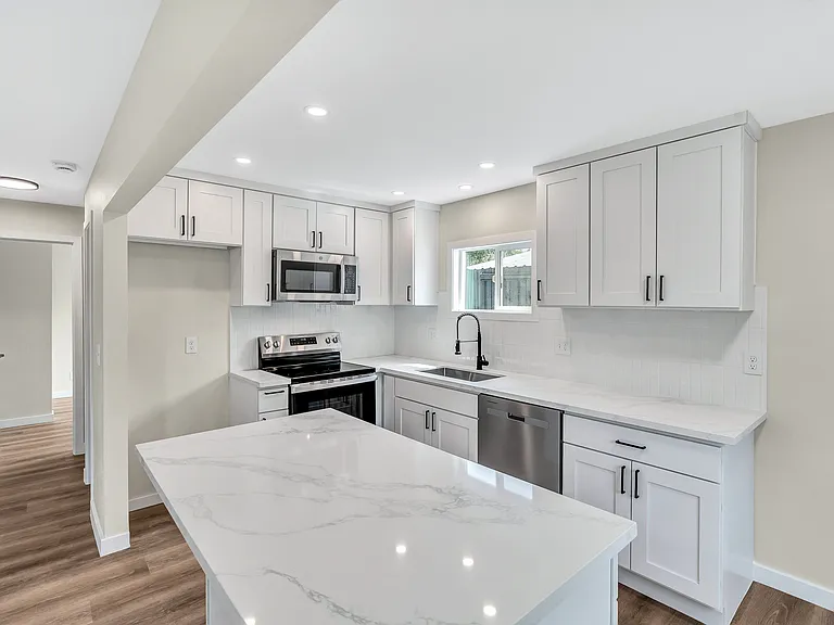 2934 SE 16th Ave — Photo 8