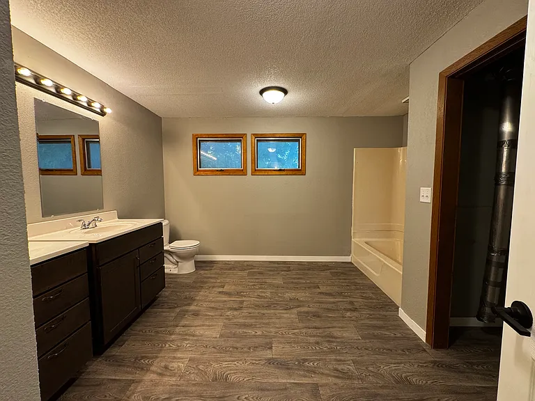 402 Butler Ave #C — Photo 10
