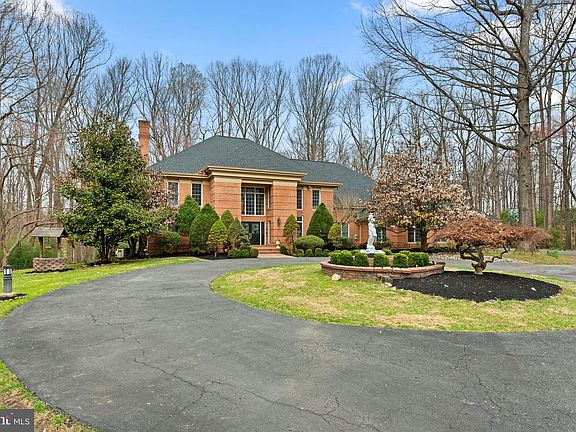 2nd image of 10429 Kingsbridge Rd