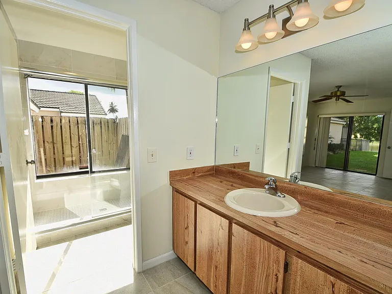 21518 Summertrace Cir — Photo 16