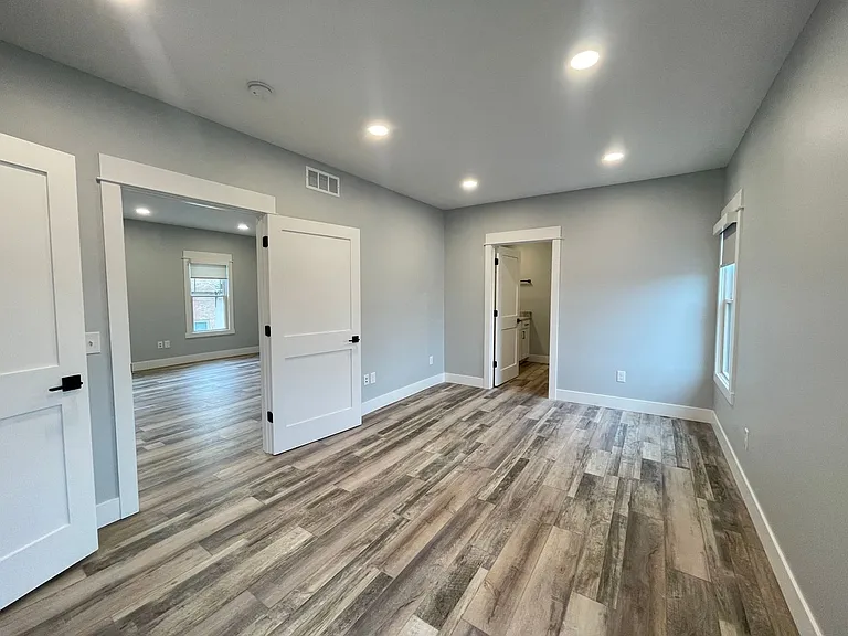 203 Warren Ave SE — Photo 10