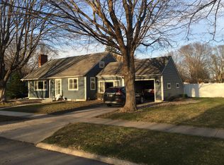 633 S Rhode Island Ave, Mason City, IA 50401