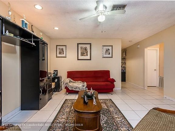 4th image of 10141 NW 36th St