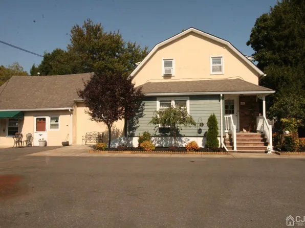 307 Oak Tree Ave, South Plainfield, NJ 07080