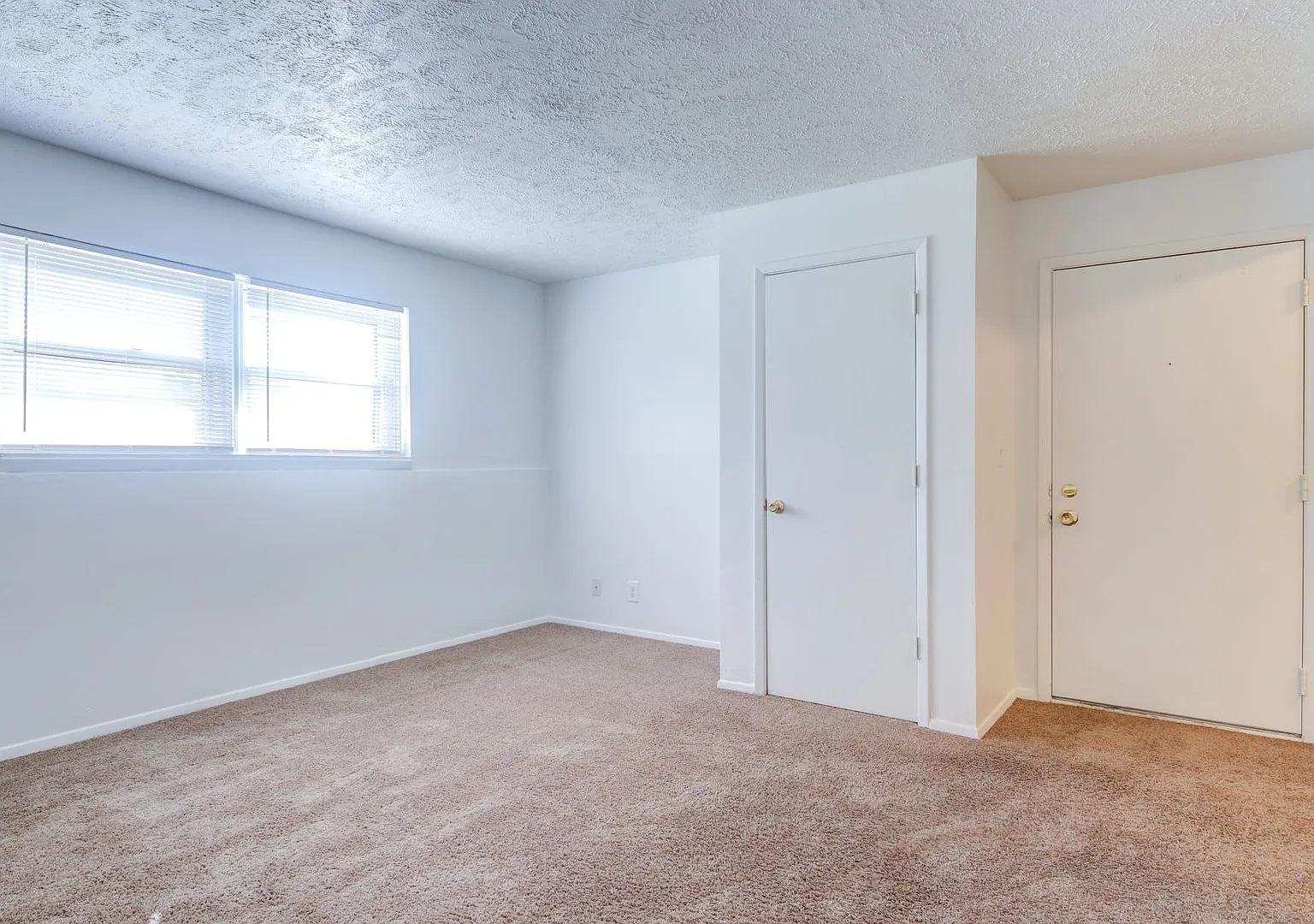 Lakewood Terrace Apartments — Photo 2
