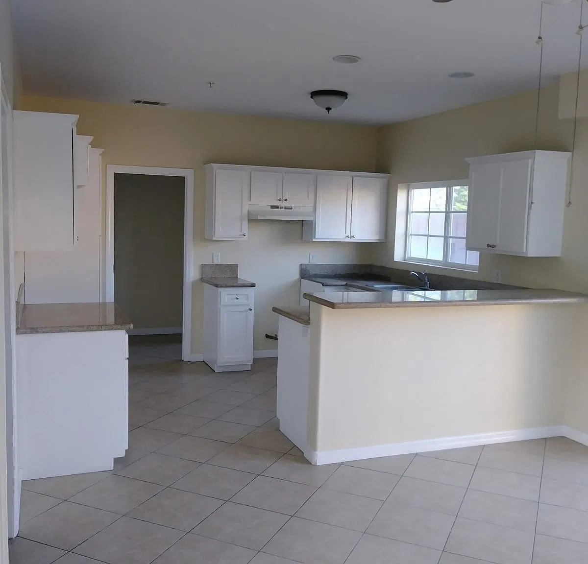 2 bed, 2.5 bath, 1300 sqft, $2,600 — Photo 4
