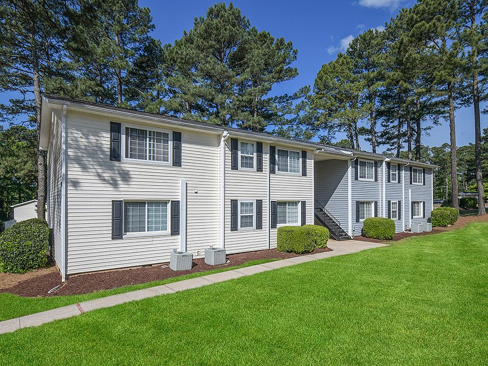 One and two bedrooms available