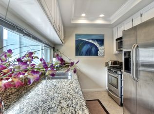 18761 Club Ln, Huntington Beach, CA 92648