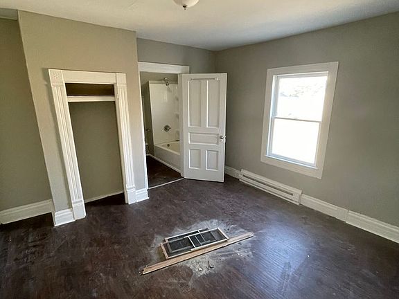5th image of 651 E Wabash St #3