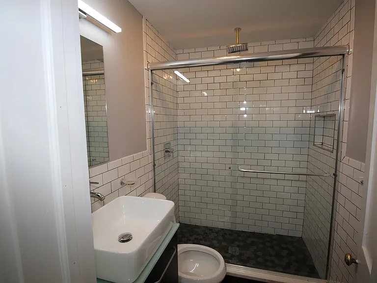 17 Boswell Ave #2 — Photo 14