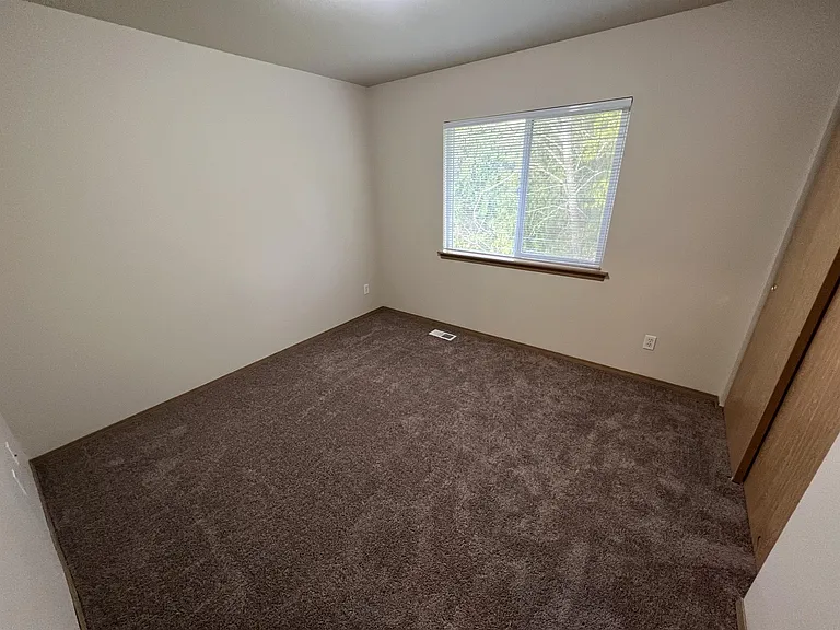 414 91st Ave SE #B — Photo 29
