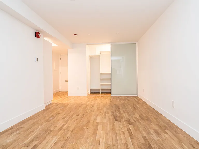 188 Jameson Ave — Photo 9