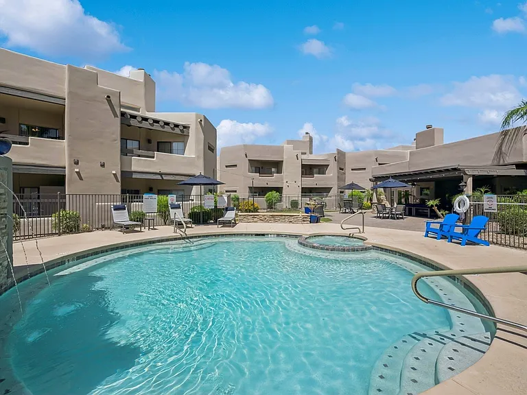 Scottsdale Horizon Apartments — Photo 8