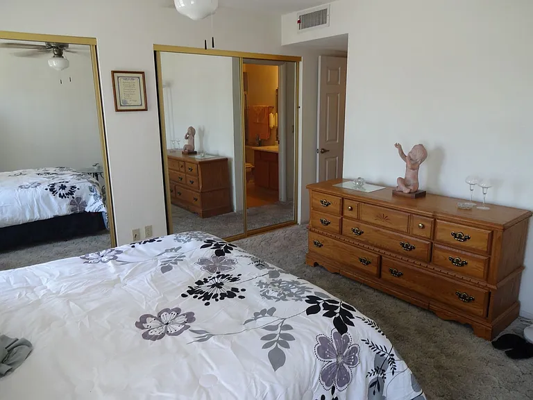 3288 Jamaica Blvd S — Photo 9