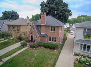 5039 N Idlewild Ave, Whitefish Bay, WI 53217