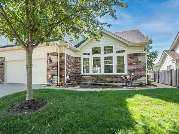 14707 Thornbird Manor Pkwy, Chesterfield, MO 63017