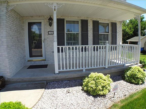 3rd image of 1329 Barrington Dr