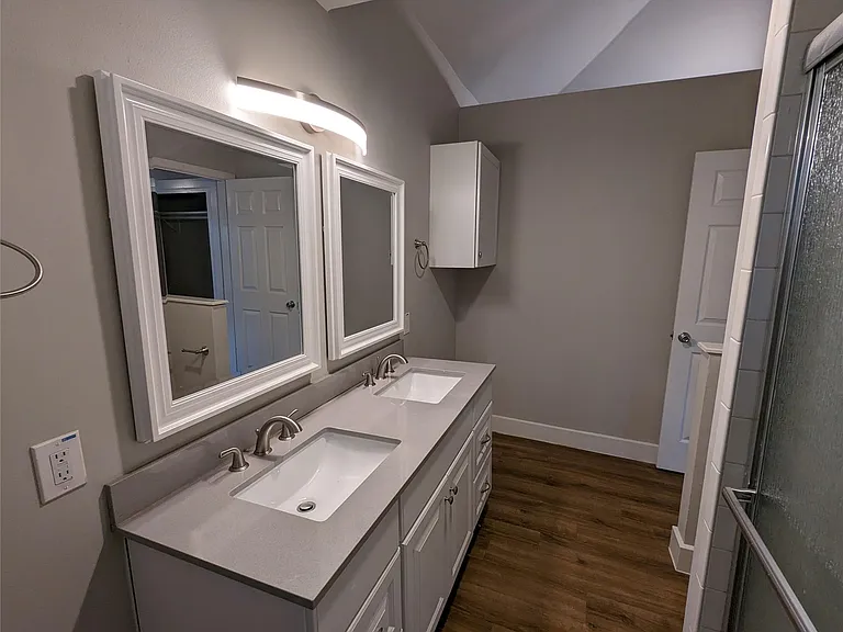 4526 Avenue H — Photo 17
