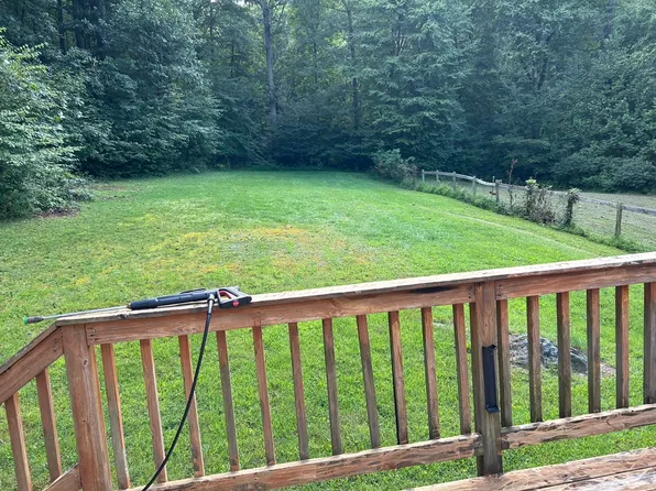 136 Jourdan Brown Ln, Front Royal, VA 22630