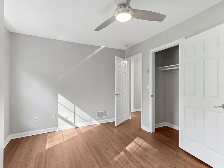 103 Lakeview Ct — Photo 41