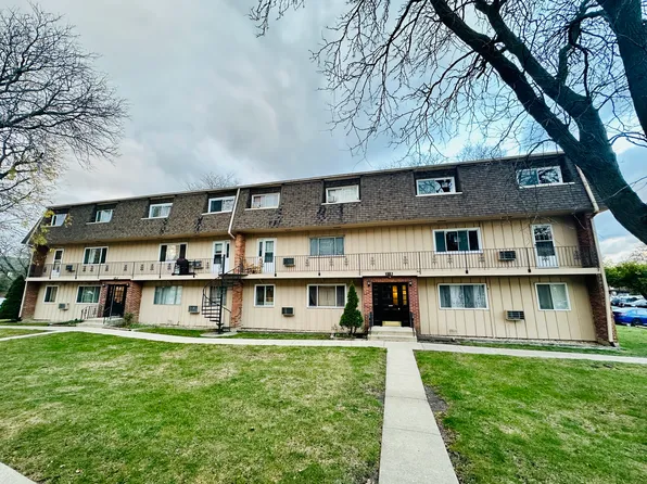2302 W Algonquin Rd #2, Rolling Meadows, IL 60008