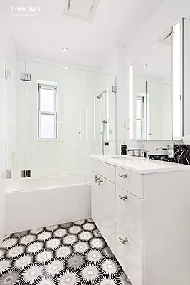 Sold by Sotheby's International Realty | media 29