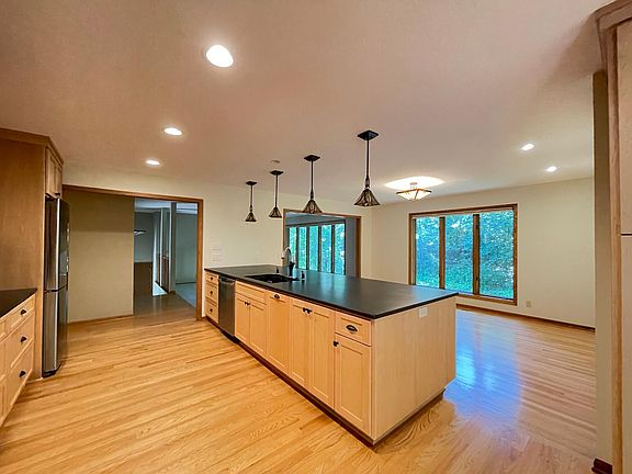 5th image of 13701 Wood Ln
