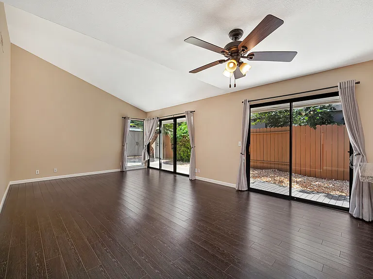 720 Donovan Ct — Photo 29