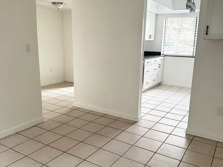 703 Oaks Manor Ct #5-2 — Photo 5