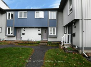 32 D Benlea Dr, Ottawa, ON K2G4A8