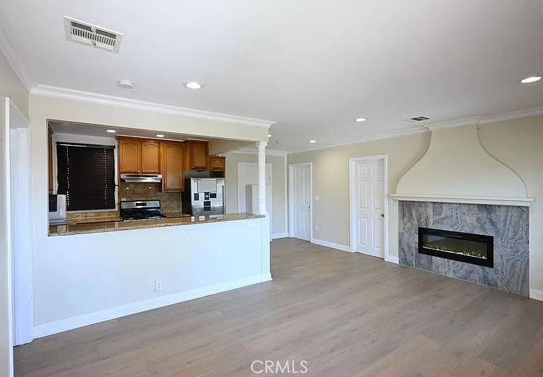 6437 Enfield Ave — Photo 19