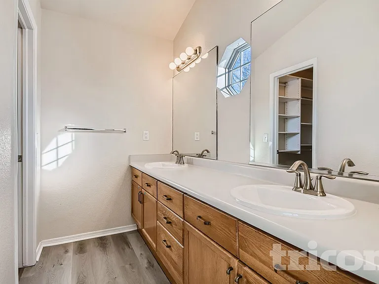 12789 Elm St — Photo 10