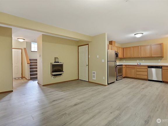 2nd image of 10511 140th Street Ct E #31
