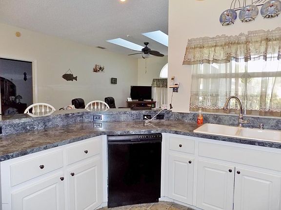 3rd image of 108 Chatham Cir