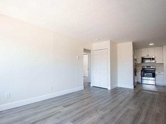 2nd image of 1642 C Ave APT C