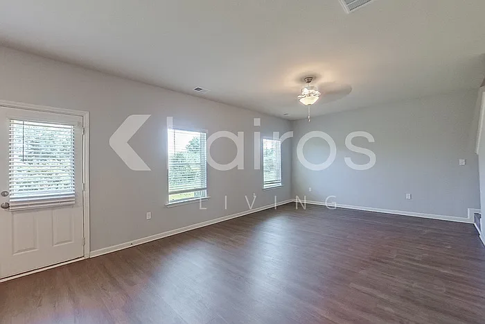 1111 Freedom Pkwy — Photo 13