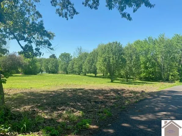 3 Marco Dr, Benton, KY 42025