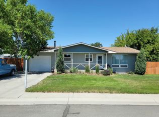 827 E Monroe St, Powell, WY 82435