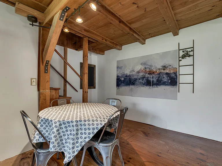 20 Dale Rd — Photo 8