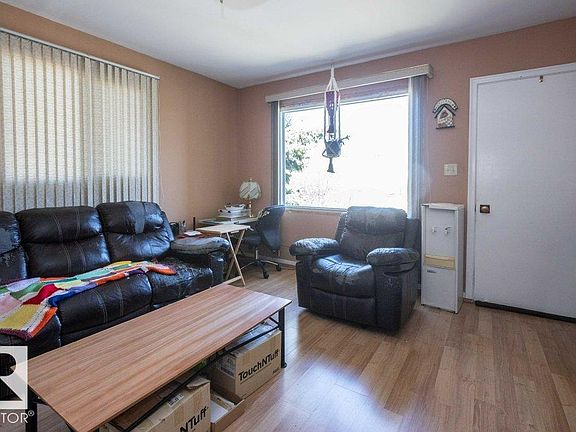5th image of 4906 51st St