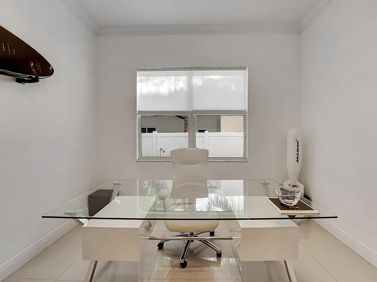 500 NE Wavecrest Way — Photo 14