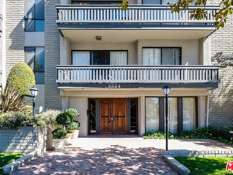 2324 S Beverly Glen Blvd #201 — Photo 30