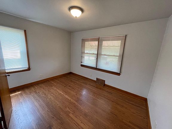 3rd image of 8026 W Fond Du Lac Ave